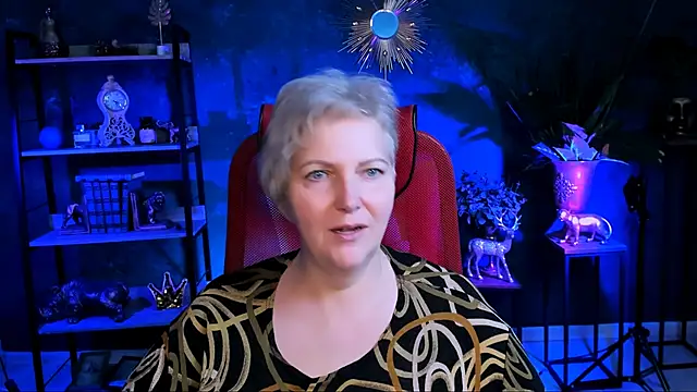 Snapshot of MaryMogan chatting on 10/13/25, 12:38 MaryMogan online show from 10/13/25, 12:38