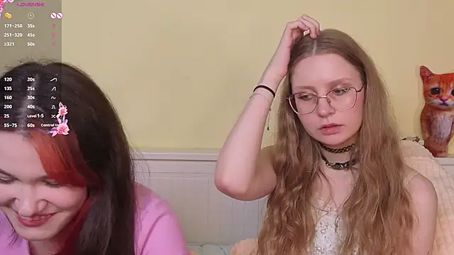 Snapshot of MauraSpurrier chatting on 09/21/25, 07:04 MauraSpurrier online show from 09/21/25, 07:04