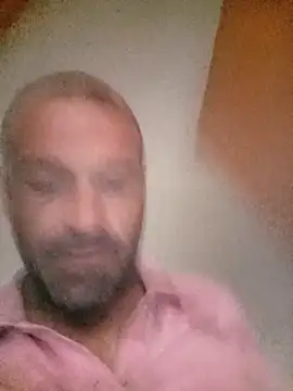 Snapshot of bomcasal chatting on 10/24/25, 12:45 bomcasal online show from 10/24/25, 12:45