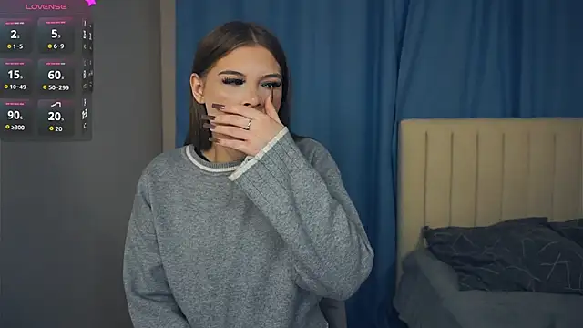 Snapshot of LilyHeupel chatting on 10/24/25, 07:05 LilyHeupel online show from 10/24/25, 07:05