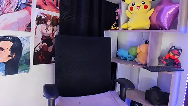 Snapshot of VeronicaSaenzx chatting on 10/31/25, 05:25 VeronicaSaenzx online show from 10/31/25, 05:25