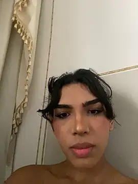 Snapshot of VeronicaSaenzx chatting on 11/10/25, 08:52 VeronicaSaenzx online show from 11/10/25, 08:52