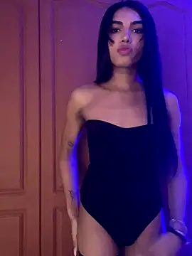 Snapshot of VeronicaSaenzx chatting on 11/27/25, 07:16 VeronicaSaenzx online show from 11/27/25, 07:16