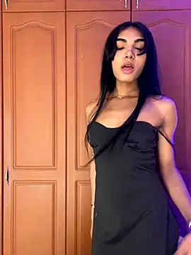 Snapshot of VeronicaSaenzx chatting on 11/30/25, 07:07 VeronicaSaenzx online show from 11/30/25, 07:07