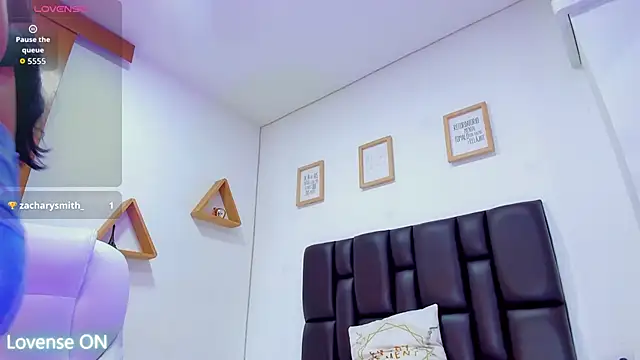 karol bustamante online show from 11/04/25, 12:04