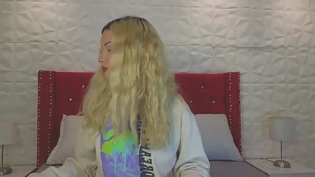 Lucy n pink online show from 10/10/25, 07:35