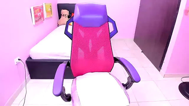 Snapshot of kitty_doll_squirt chatting on 10/09/25, 01:53 kitty doll squirt online show from 10/09/25, 01:53