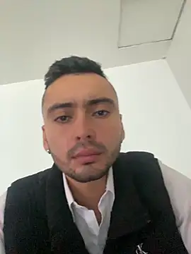 cristopher wallacee online show from 10/11/25, 07:34