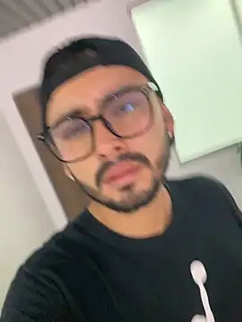 cristopher wallacee online show from 10/31/25, 01:34