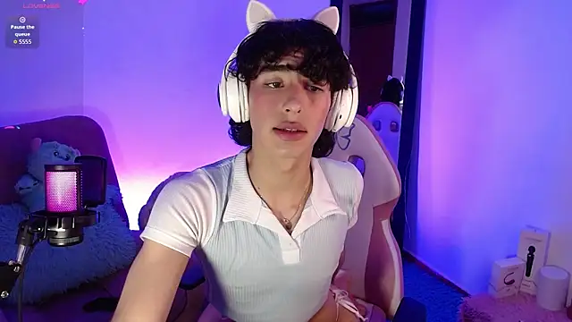 Snapshot of saanti_foxs chatting on 10/08/25, 05:05 saanti foxs online show from 10/08/25, 05:05