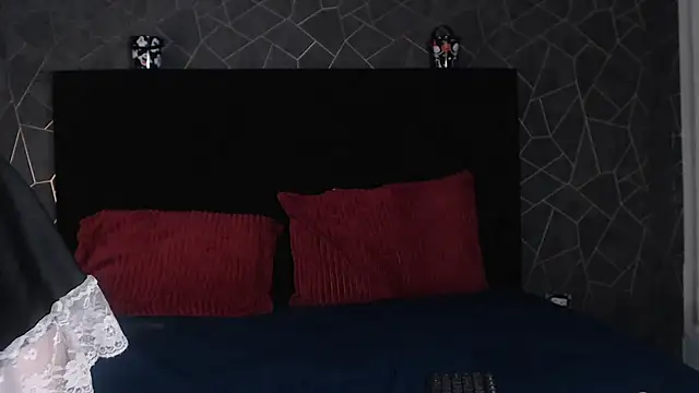 Snapshot of zoey_stonee chatting on 10/29/25, 07:48 zoey stonee online show from 10/29/25, 07:48