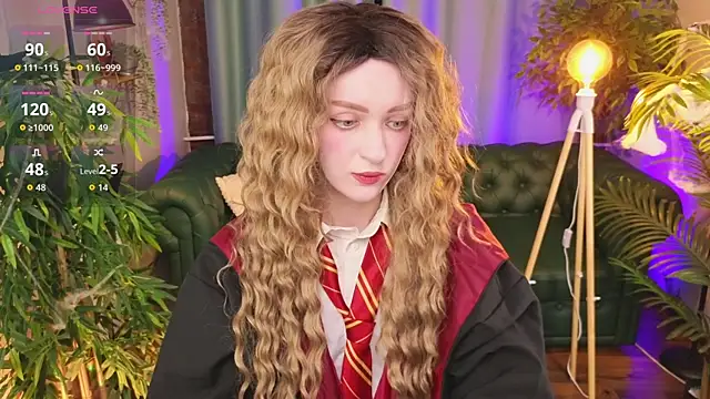 Snapshot of _pink_wassabi_ chatting on 10/31/25, 10:33  pink wassabi  online show from 10/31/25, 10:33