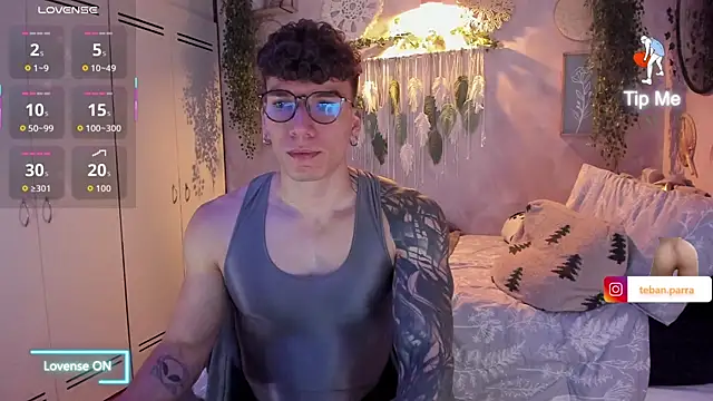 Snapshot of estebandi_do chatting on 11/30/25, 03:43 estebandi do online show from 11/30/25, 03:43