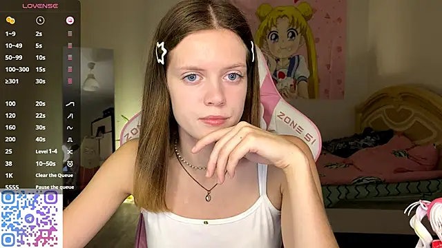 Snapshot of VibeQueenLucy chatting on 11/06/25, 12:50 VibeQueenLucy online show from 11/06/25, 12:50