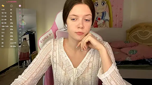 Snapshot of VibeQueenLucy chatting on 11/14/25, 10:25 VibeQueenLucy online show from 11/14/25, 10:25