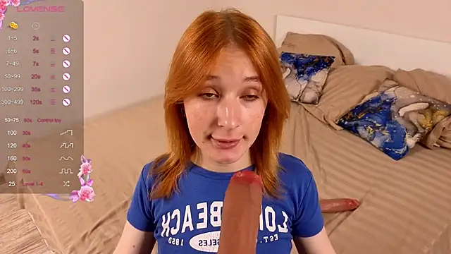 Snapshot of Margaret_Barns chatting on 09/26/25, 05:06 Margaret Barns online show from 09/26/25, 05:06