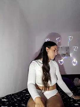 Snapshot of SweetViky chatting on 10/08/25, 08:01 SweetViky online show from 10/08/25, 08:01