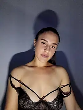 Snapshot of SweetViky chatting on 10/10/25, 05:23 SweetViky online show from 10/10/25, 05:23