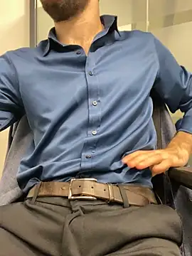 Snapshot of speddy34 chatting on 11/10/25, 08:13 speddy34 online show from 11/10/25, 08:13