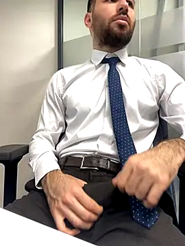 Snapshot of speddy34 chatting on 11/13/25, 06:45 speddy34 online show from 11/13/25, 06:45