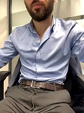 Snapshot of speddy34 chatting on 11/26/25, 11:44 speddy34 online show from 11/26/25, 11:44