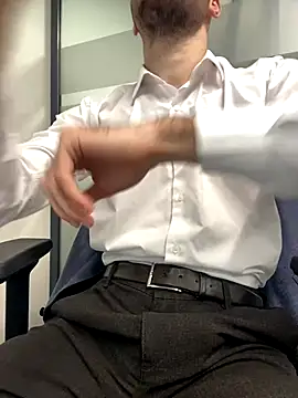 Snapshot of speddy34 chatting on 12/03/25, 07:16 speddy34 online show from 12/03/25, 07:16