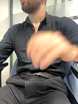 Snapshot of speddy34 chatting on 12/05/25, 07:06 speddy34 online show from 12/05/25, 07:06