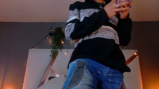 BenjiFiore  online show from 10/28/25, 07:38