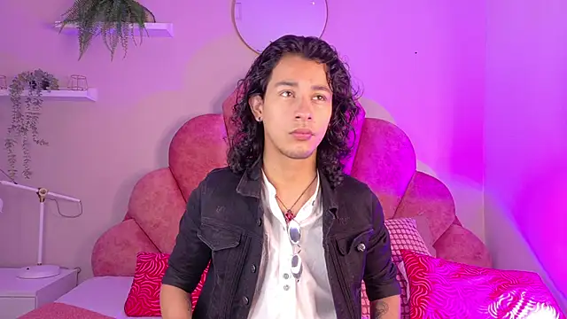 BenjiFiore  online show from 10/29/25, 07:37