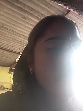 Snapshot of Hansini_Gowda chatting on 10/21/25, 09:43 Hansini Gowda online show from 10/21/25, 09:43