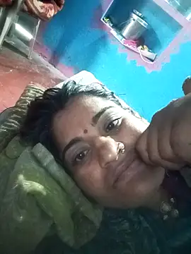 Snapshot of Hansini_Gowda chatting on 10/28/25, 05:33 Hansini Gowda online show from 10/28/25, 05:33