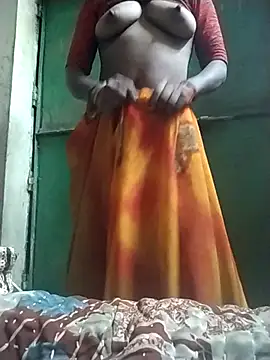 Snapshot of Hita_Grewal chatting on 10/29/25, 03:58 Hita Grewal online show from 10/29/25, 03:58