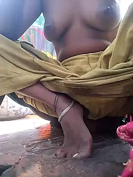 Snapshot of Hita_Grewal chatting on 11/19/25, 05:40 Hita Grewal online show from 11/19/25, 05:40