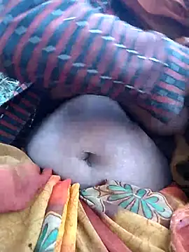 Snapshot of Hita_Grewal chatting on 11/27/25, 01:29 Hita Grewal online show from 11/27/25, 01:29