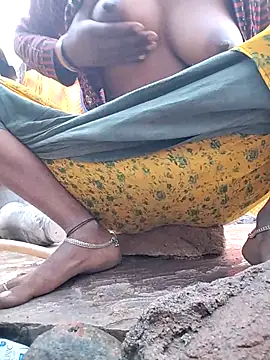 Snapshot of Hita_Grewal chatting on 11/29/25, 01:41 Hita Grewal online show from 11/29/25, 01:41