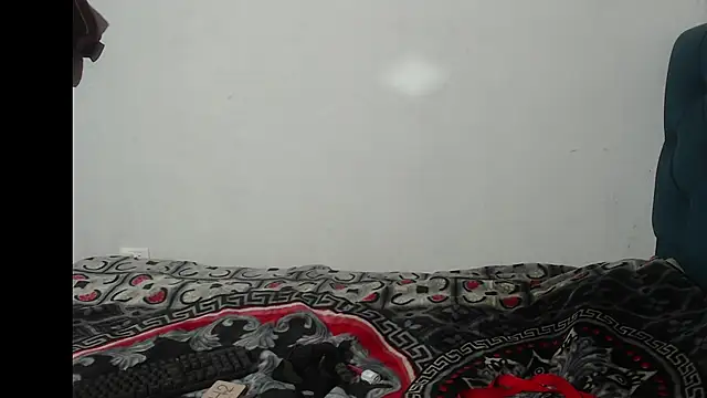 Snapshot of DAVE_NIRAK_RAN chatting on 10/06/25, 04:04 DAVE NIRAK RAN online show from 10/06/25, 04:04