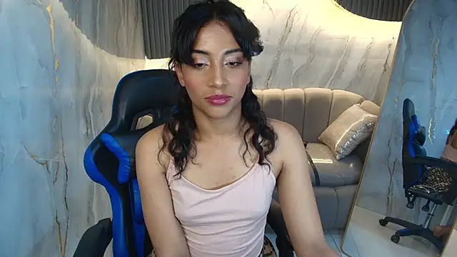 Snapshot of katty_berry_r chatting on 10/20/25, 07:36 katty berry r online show from 10/20/25, 07:36