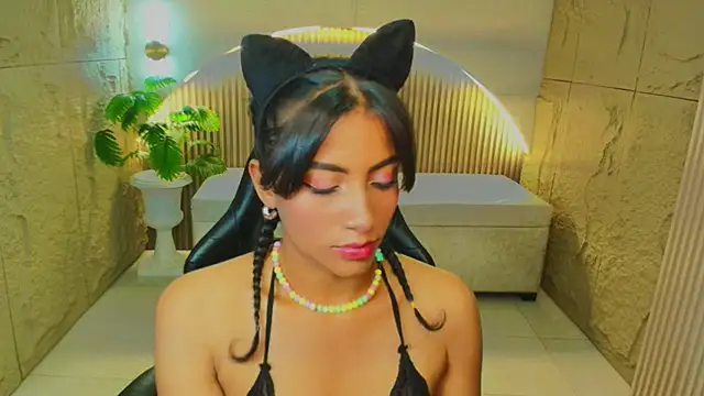 Snapshot of katty_berry_r chatting on 12/13/25, 08:04 katty berry r online show from 12/13/25, 08:04