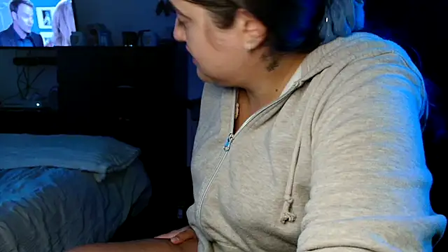 Snapshot of Prill940 chatting on 09/22/25, 05:42 Prill940 online show from 09/22/25, 05:42