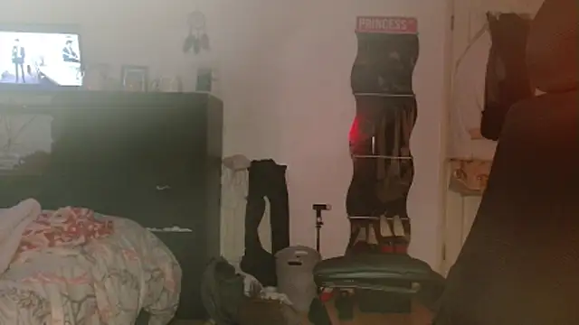 Snapshot of Prill940 chatting on 10/25/25, 12:07 Prill940 online show from 10/25/25, 12:07