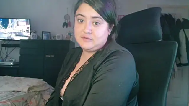 Snapshot of Prill940 chatting on 11/18/25, 07:35 Prill940 online show from 11/18/25, 07:35