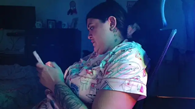 Snapshot of Prill940 chatting on 11/21/25, 07:23 Prill940 online show from 11/21/25, 07:23