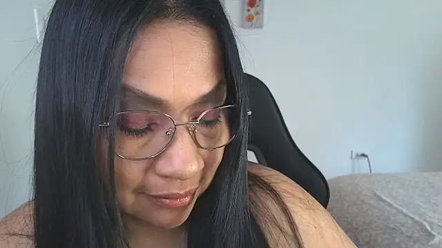 Snapshot of LissafeetHott chatting on 11/27/25, 02:41 LissafeetHott online show from 11/27/25, 02:41