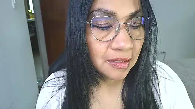 Snapshot of LissafeetHott chatting on 12/05/25, 09:00 LissafeetHott online show from 12/05/25, 09:00