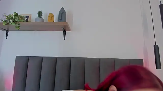 Cristalfoxy  online show from 05/16/26, 07:34