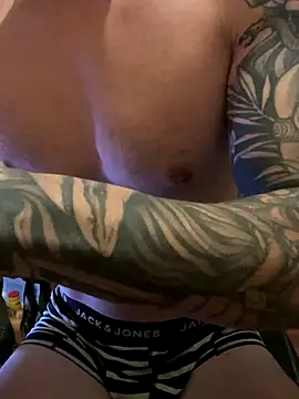 Snapshot of fronkie9384 chatting on 09/17/25, 08:21 fronkie9384 online show from 09/17/25, 08:21