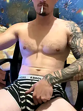 Snapshot of fronkie9384 chatting on 09/30/25, 07:19 fronkie9384 online show from 09/30/25, 07:19