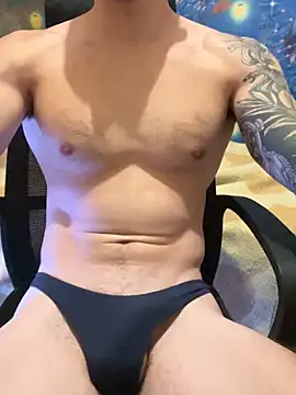 Snapshot of fronkie9384 chatting on 10/19/25, 08:20 fronkie9384 online show from 10/19/25, 08:20