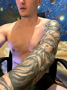 Snapshot of fronkie9384 chatting on 10/27/25, 08:57 fronkie9384 online show from 10/27/25, 08:57