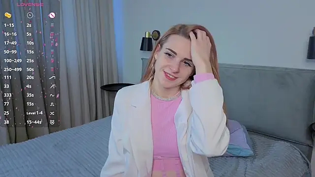 Snapshot of HelenMartines chatting on 11/04/25, 10:47 HelenMartines online show from 11/04/25, 10:47